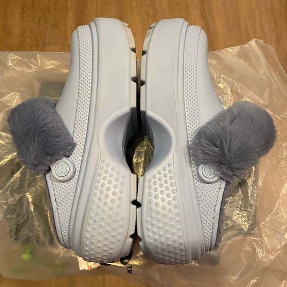 CROCS - Stomp Platform -Fuzzy Lined - in Blue Calcite- Size W9 - EUC - Picture 7 of 8